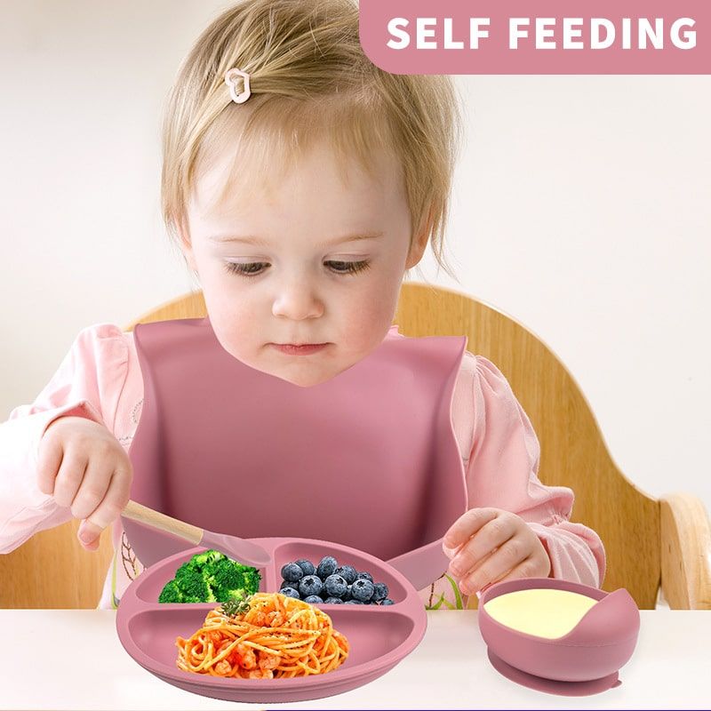 طقم تغذية الأطفال (مريلة وأطباق وملاعق)